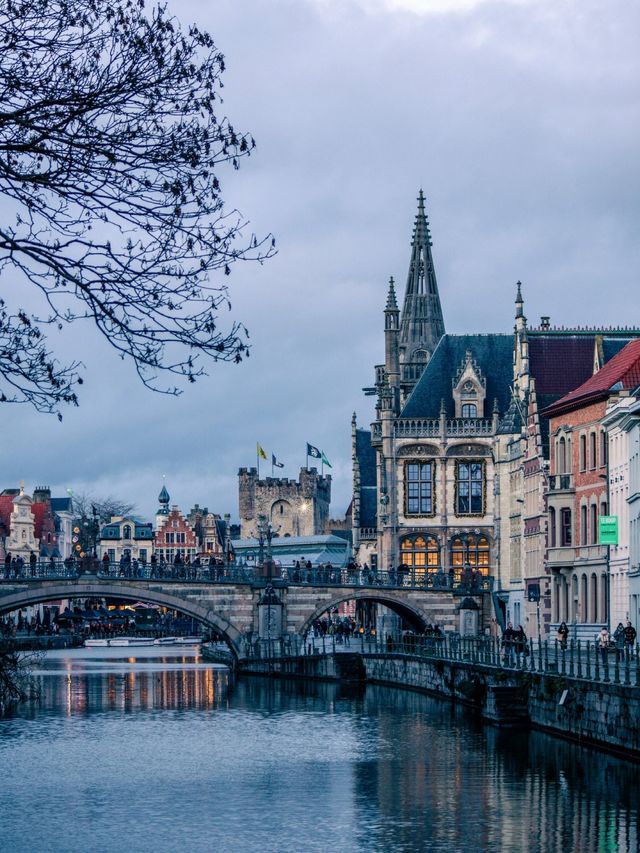 London is the capital of the United Kingdom of Great Britain and Northern Ireland.