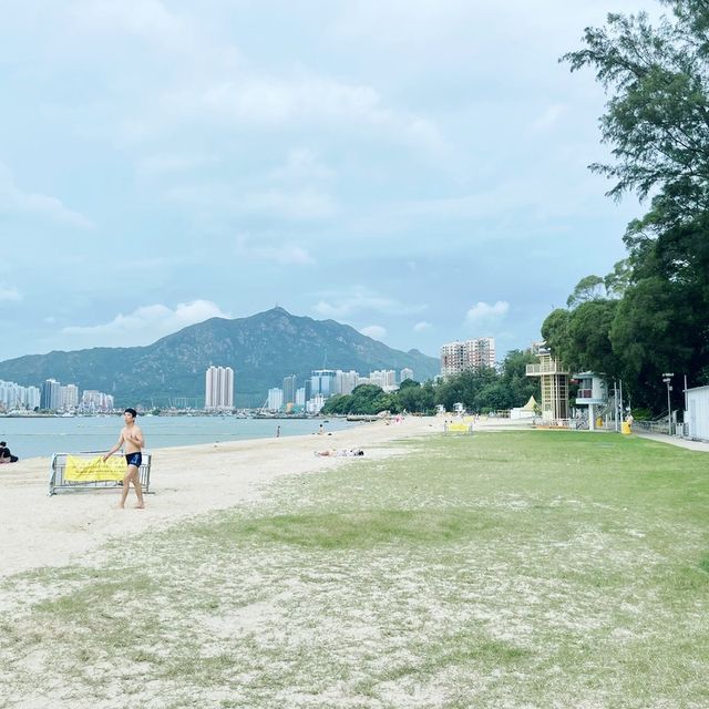 水清沙幼的泳灘！