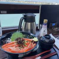 江ノ島の絶景を観ながら食べる江ノ島亭