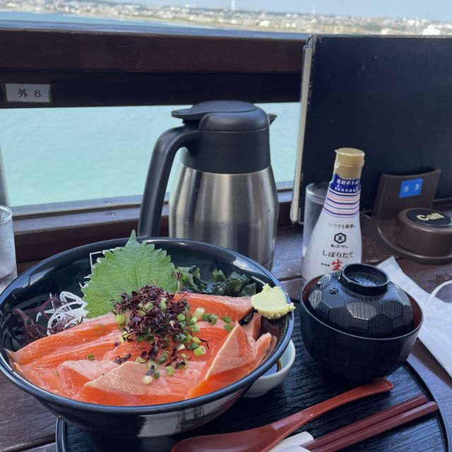 江ノ島の絶景を観ながら食べる江ノ島亭