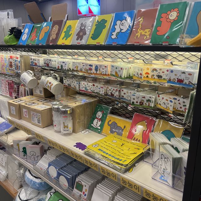 韓国/ソウル【金浦空港】本だけじゃない！？雑貨も文具もある本屋さん📚💕
