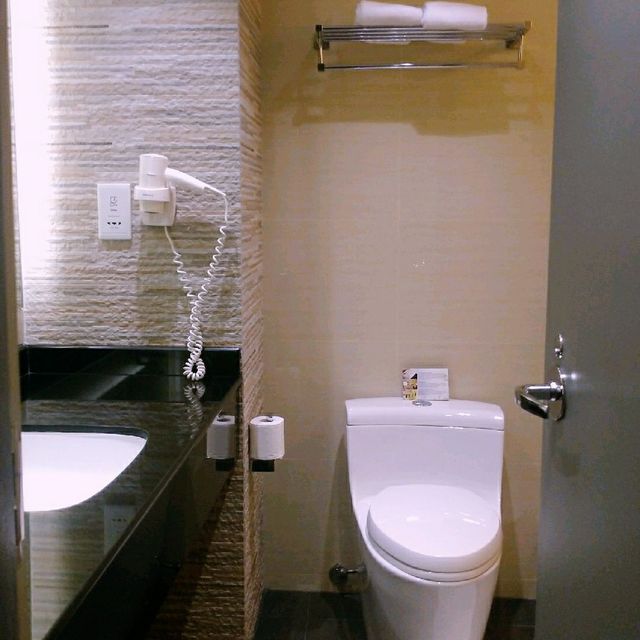 佐敦地鐵站上蓋的恒豐酒店
