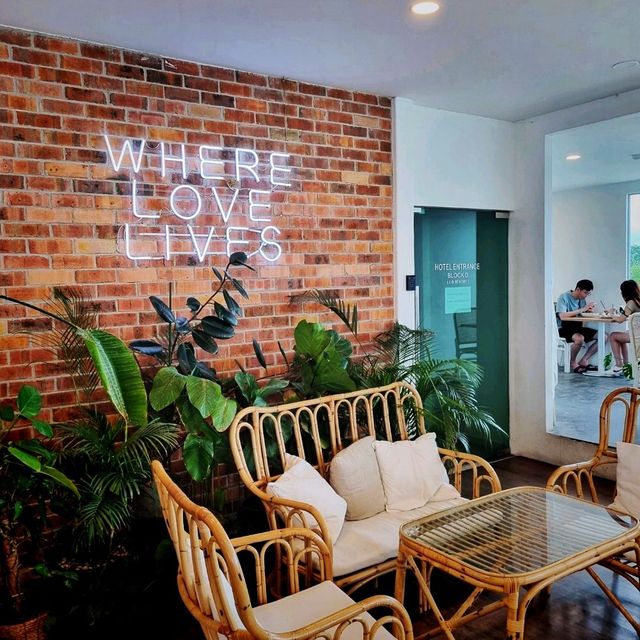 The Yard And Co Cafe @ pengarang, Photo Ed