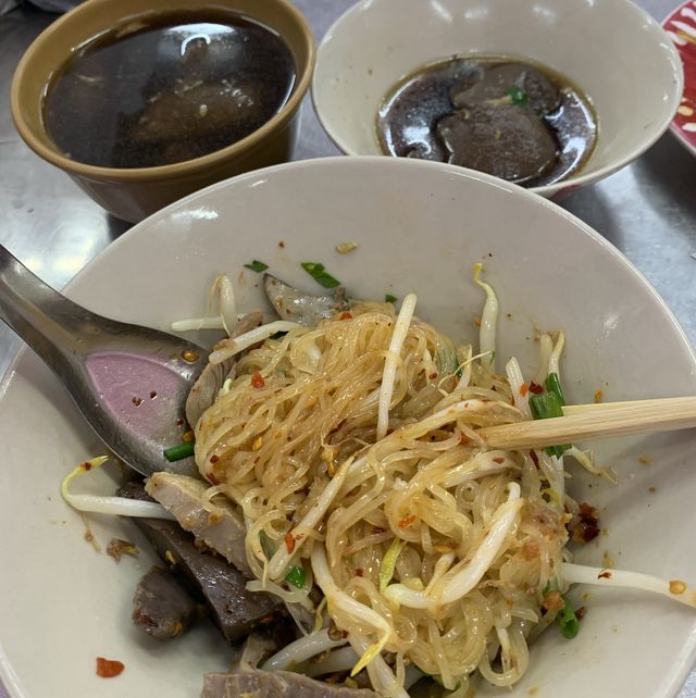 เซี้ยะ ก๋วยเตี๋ยวเป็ด อร่อยยืนหนึ่ง จริงๆ