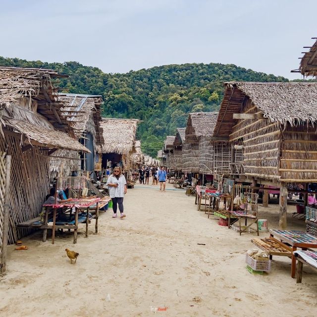 หมู่บ้านมอแกน หมู่เกาะสุรินทร์
