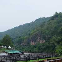 ชมวิวทางรถไฟสายมรณะ ที่สวนไทรโยครีสอร์ท