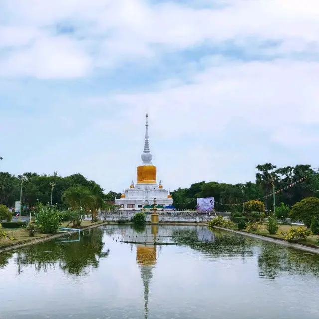 ชวนไปไหว้พระบรมธาตุนาดูน  อ.นาดูน จ.มหาสารคาม