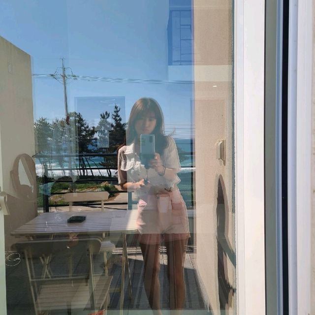감성 넘치는 화이트 숙소 찾는다면 라미아카사로!