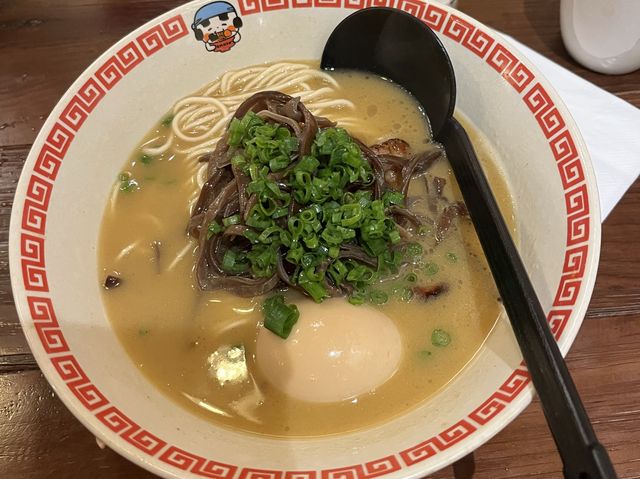 荔枝角趣味拉麵店🍜不一樣的湯底