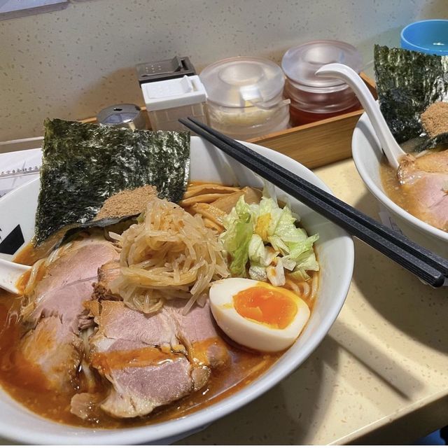 人氣魚介湯拉麵🍜