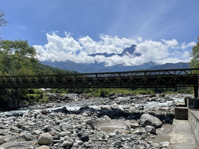 Bridge before Mount Kinabalu 