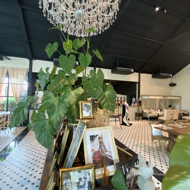 ร้านอาหารไทย สไตล์เพชรบุรี ในเมืองกรุง