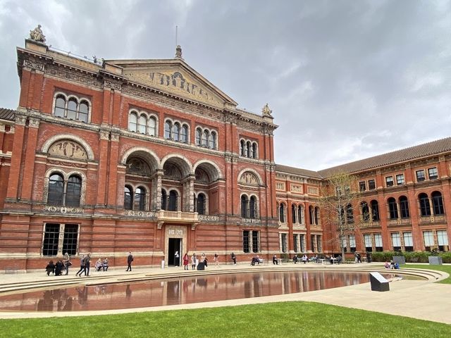 Victoria and Albert Museum