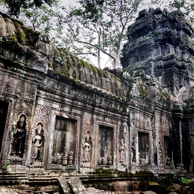 Beng Mealea with 🗿🗿🗿in Cambodia