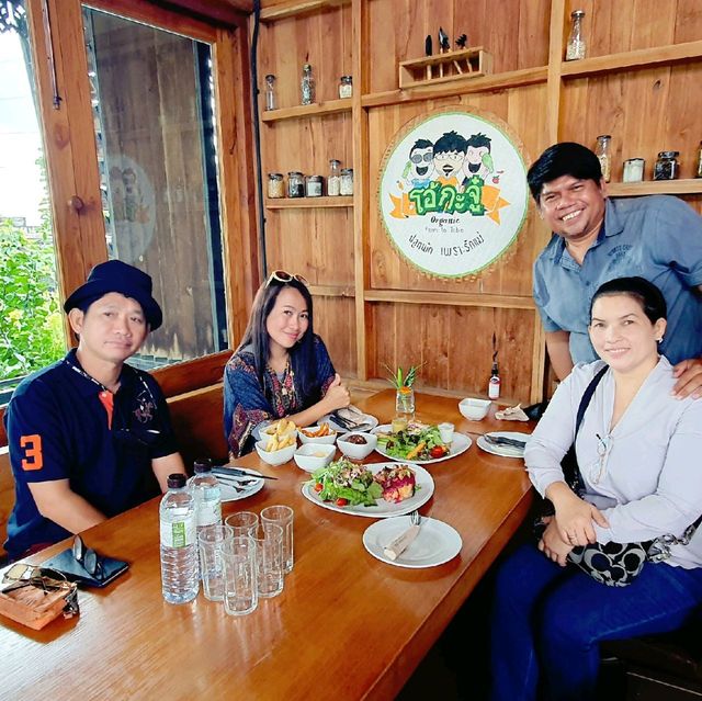 ร้านอาหาร​ 🍛 สวนผักอ​อร์แก​นิค​🫑🥬🥕