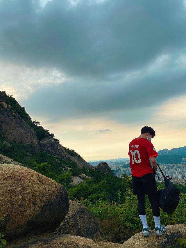 서울 속 암릉미가 느껴지는 산 , ‘서대문 안산’