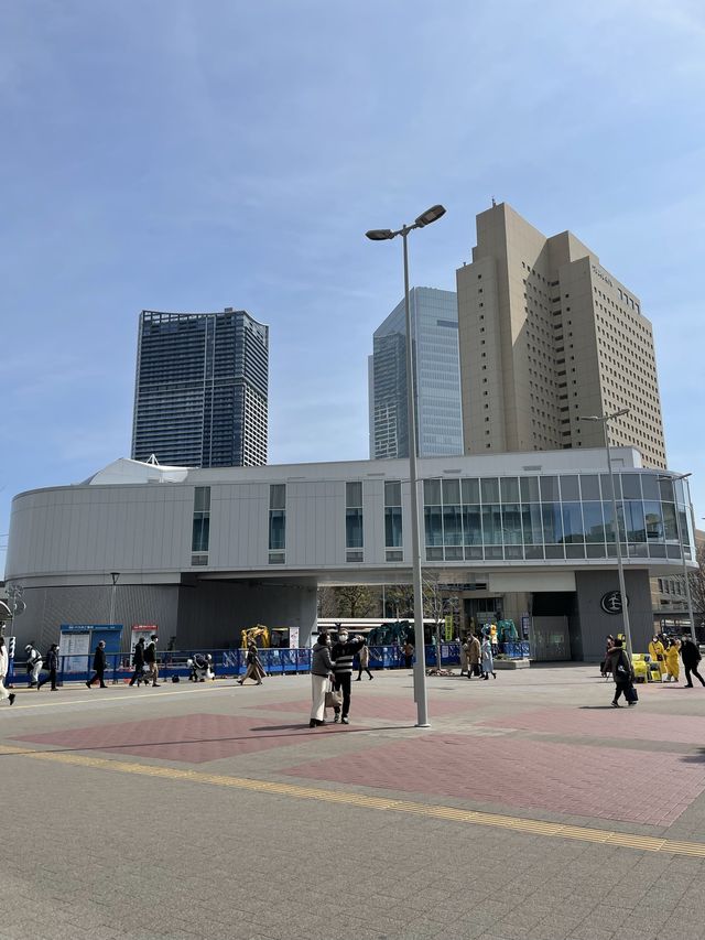 【桜木町駅前】