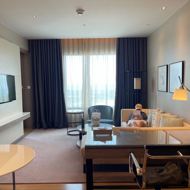 รีวิวพักห้องสวีทอย่างดีที่ Holiday Inn Rayong 