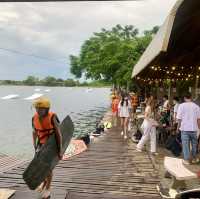 เล่น wakeboard สกีทางน้ำ ที่บึงตะโก้กัน