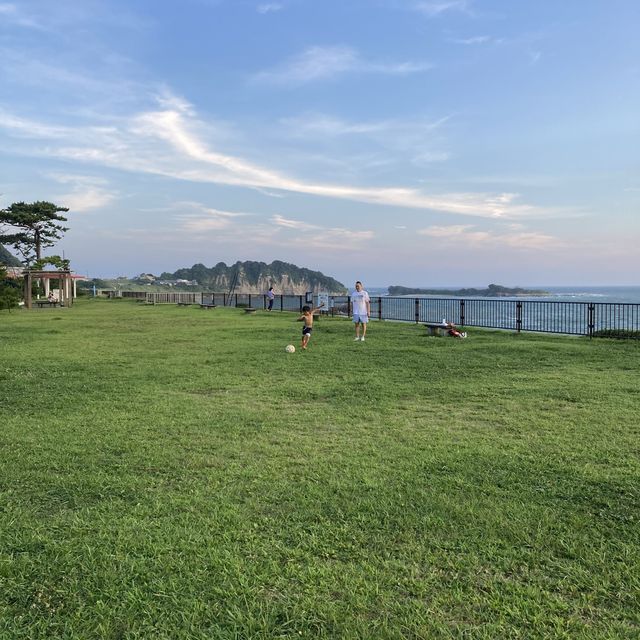 【葉山】芝生が美しい\ 葉山公園 /