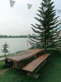 Banyakad cafe  คาเฟ่ติดแม่น้ำปิงวิวพระอาทิตย์ตก