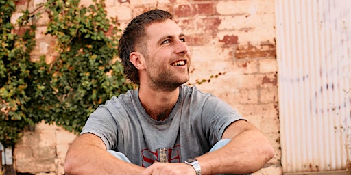 LEWIS GARNHAM - CHOOSING THE WRONG STORY TO TELL | Newcastle Comedy Club