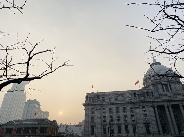 DAYLIGHT VIEW OF THE BUND