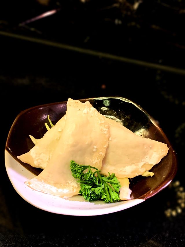矜貴湯底火鍋。金翅花膠乳鴿湯 超鍾意打邊爐嘅我,每次選餐廳打邊爐,首選一定睇湯底 矜貴湯底火鍋。金翅花膠乳鴿湯 超鍾意打邊爐嘅我,每次選餐廳打邊爐,首選一定睇湯底