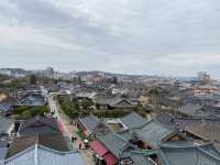 전주 한옥마을에서 조용한 한옥 감상 투어