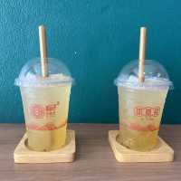 หยู อี่ ชา คาเฟ่ชาน่ารักย่านบ่อวิน