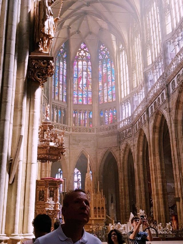 프라하 성채 안의 아름다운 대성당🕍