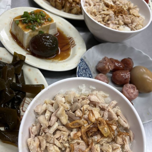 高雄左營高鐵站附近小吃｜李 嘉義火雞肉飯，種類多便宜好吃