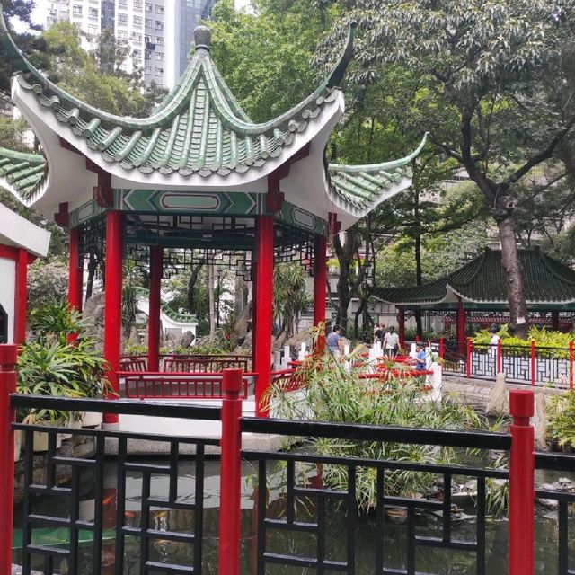 中式公園放電去