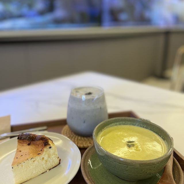 수원 장안구에 위치한 찐 맛집 이색 카페 - 꿈꾸는호수