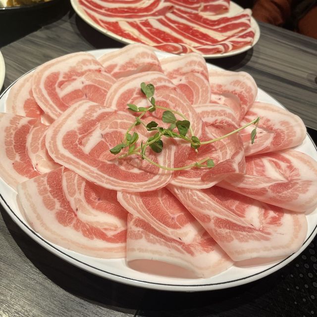 肉量很多！口慾滿足！還有造型動物牛奶鍋！好食多涮涮鍋🍲