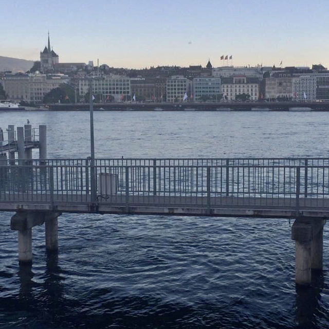 Afternoon Breeze by the Lake Geneva 