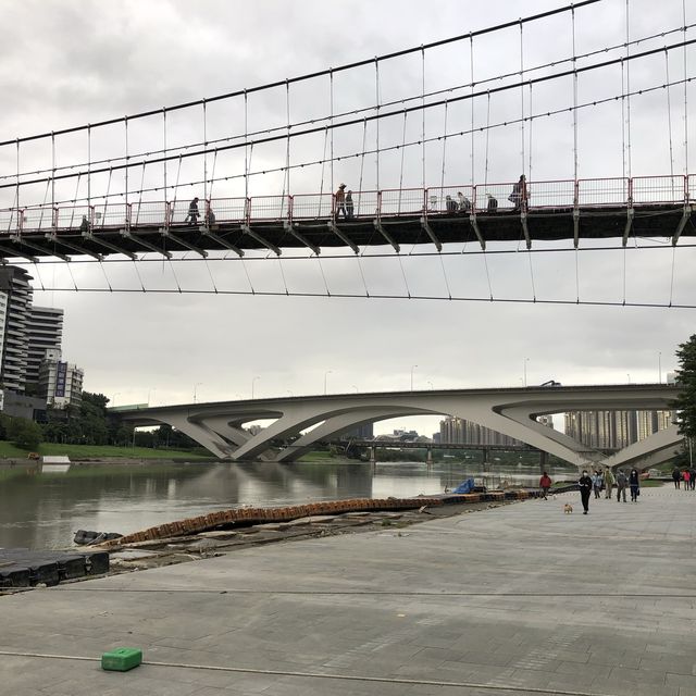 大雨過後的碧潭