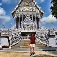 โบสถ์เซรามิกสีน้ำเงิน 