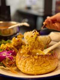 仿如置身於火車車廂內食泰菜