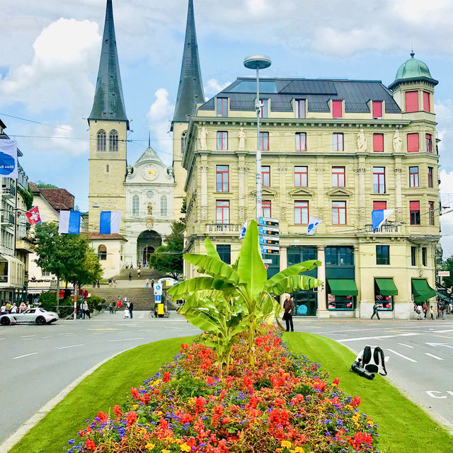  Hofkirche St. Leodegar 