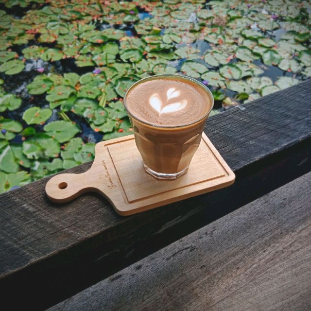 The Lao Cafe' Coffee& Music Angthong