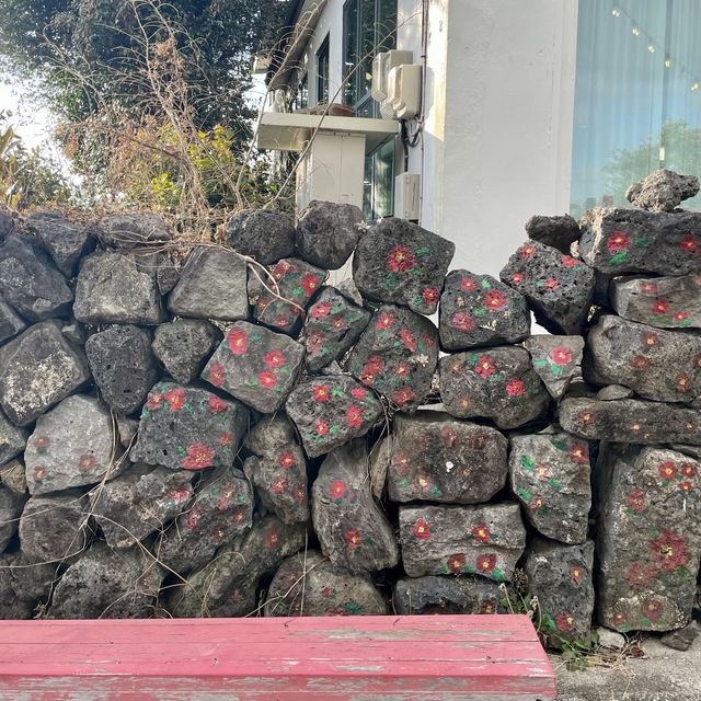 동백꽃 시즌 꼭 가봐야할 포근한 분위기의 드로잉카페, 제주 위미리 <동백화방>
