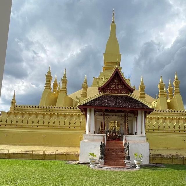 Pha That Luang Stupa