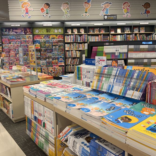 韓国/ソウル【金浦空港】本だけじゃない！？雑貨も文具もある本屋さん📚💕