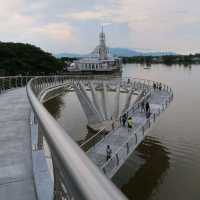 Stunning Kuching Darul Hana Bridge