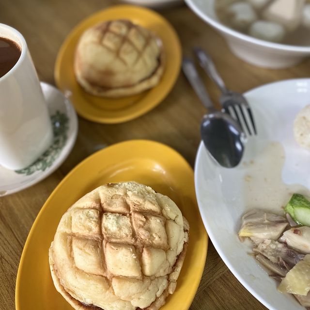 Famous old Hainan coffee shop 