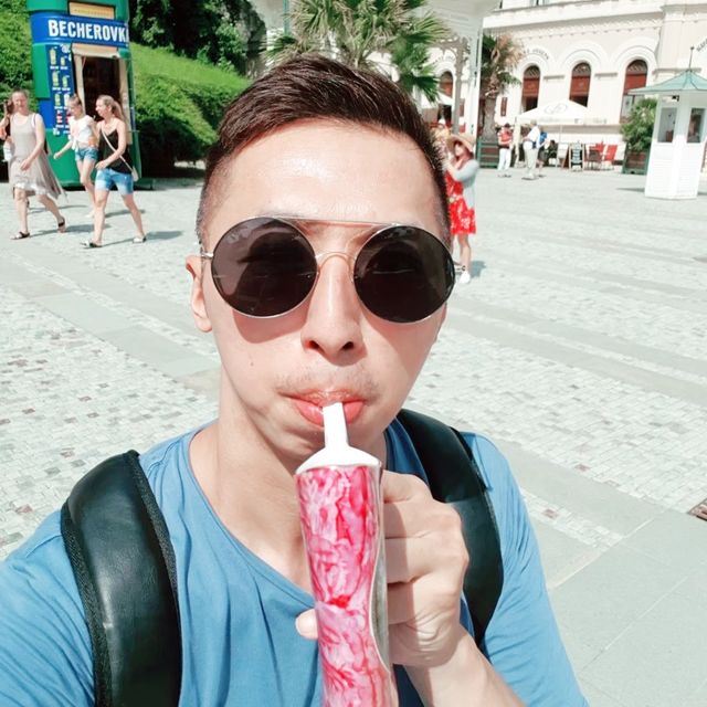 捷克🇨🇿卡羅維瓦利 ｜傳說中可以喝的溫泉水♨️自由行🚶‍♀️