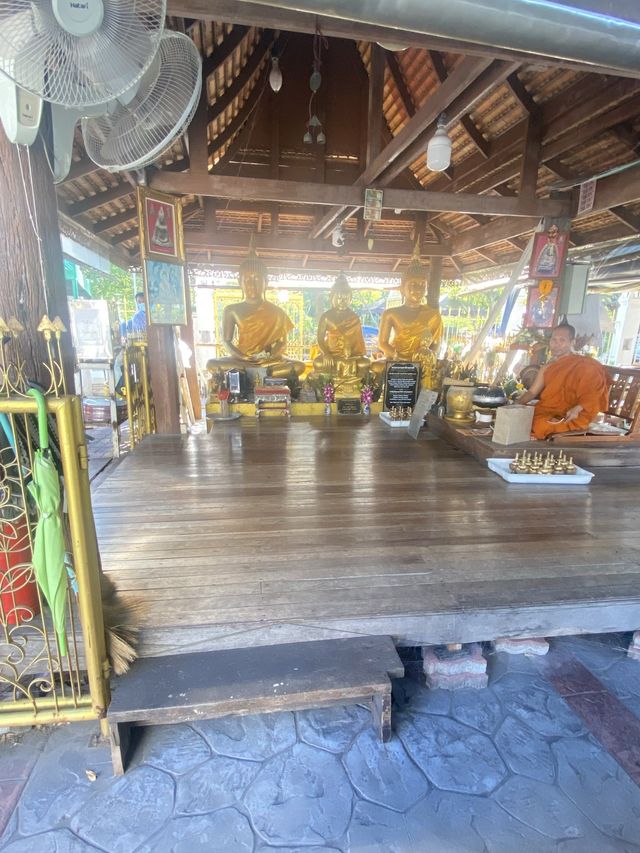 ไหว้พระ ทำบุญ | วัดพระศรีมหาธาตุวรมหาวิหาร|กทม.