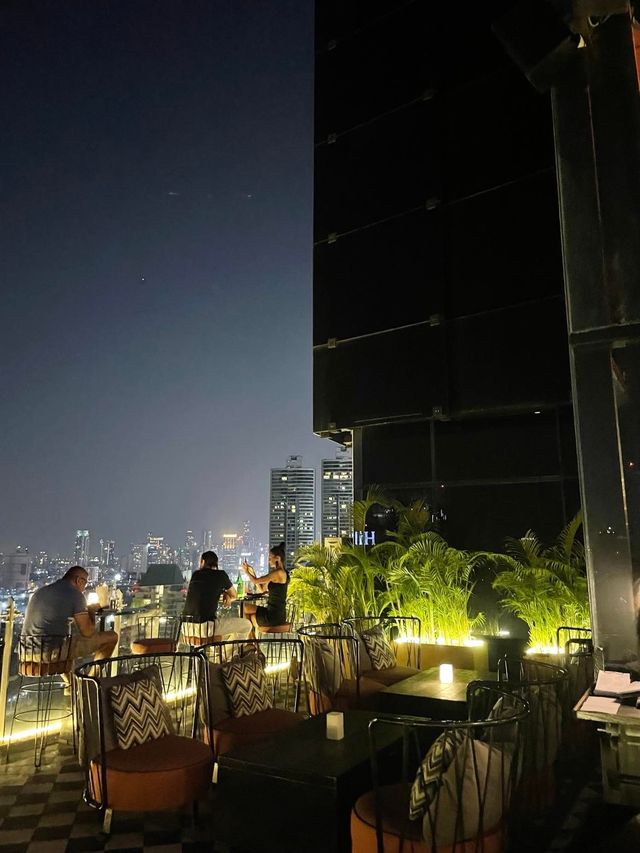 MOJJO Rooftop Lounge & Bar