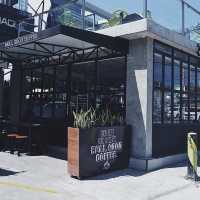 32 Umber Cafe